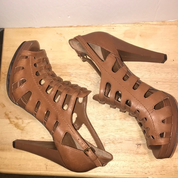 COPY - BCBG pumps - Picture 1 of 6